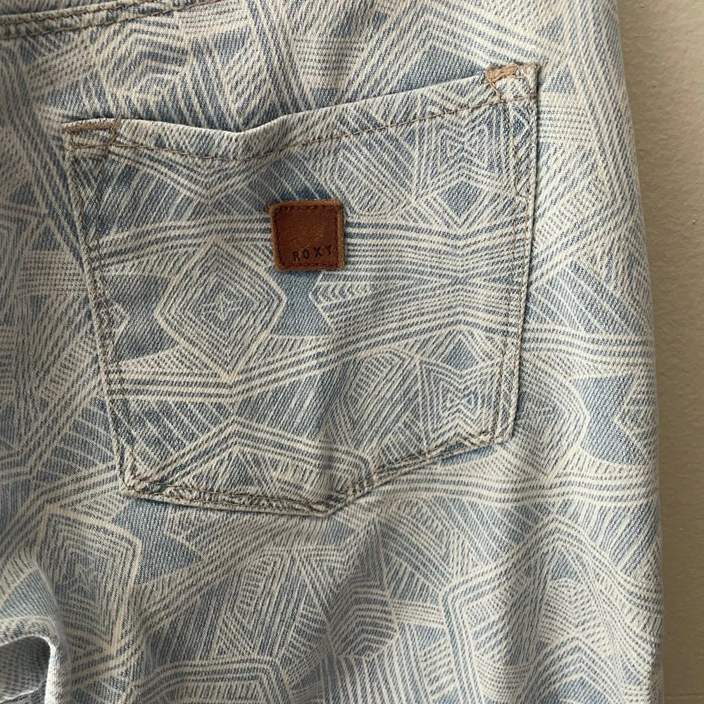 Y2K Roxy Jeans - Picture 3 of 4